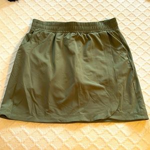 T by Talbots olive green athletic skort XS